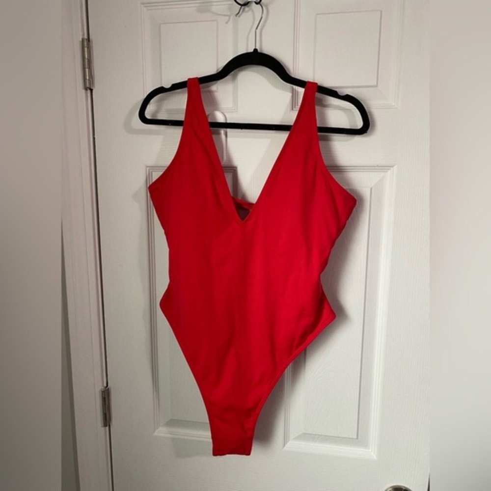 TA3 Hi Cut Plungey in Red